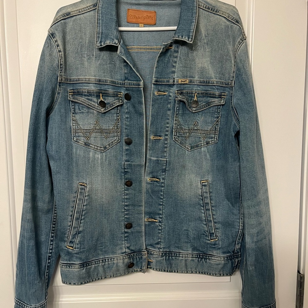 Wrangler Super Soft Light Blue Denim Jacket - size Small